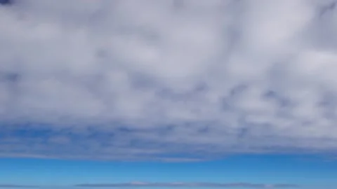 Cirrostratus clouds and intense blue sky 스톡 동영상 310190874