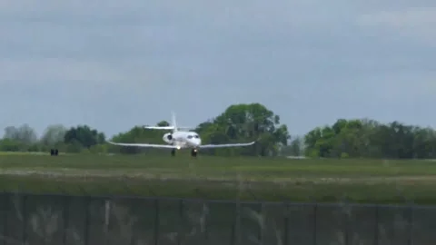 Citation VI midsize twin-engine private jet takes off from runway into the air Vídeo Stock 166932542