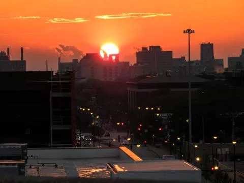 The cities sunset Stockfoto's