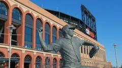 dog at citi field NY mets baseball stad, Stock Video