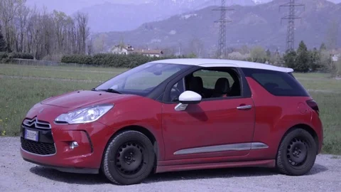 Citroen DS3 lateral view static 스톡 동영상 84091356