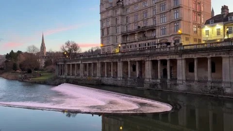 City of Bath - weir on a sunset 動画素材 237090191