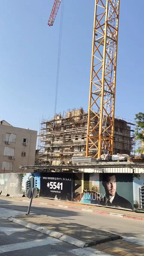 A city crain at work Stock Footage 147271028