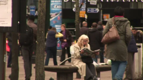 City crowd Video stock 33032737