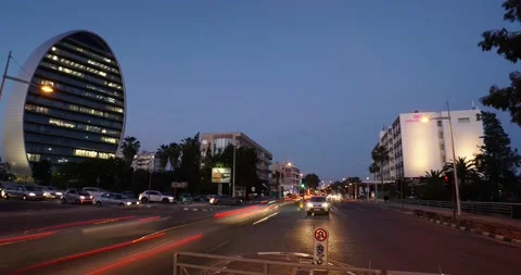 City intersection with traffic lights, day to night time-lapse Stock Footage 133376622