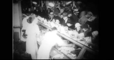City life returning to normal after San Francisco dock strike Stock Footage 43454745