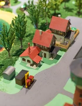 City in miniature. Three plastic houses. Foto stock