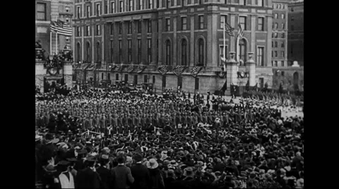 City officials passing through cheering crowd in car Stock Footage 43338428