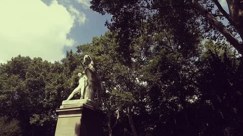 City park statue Video stock 93845717