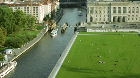 City with river Stockbeeldmateriaal 912379