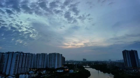 City skyline with a cloudy sky in the background Stock Footage 327575048