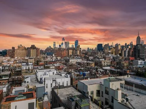City skyline at sunset, viewed from rooftop Stock-Fotos