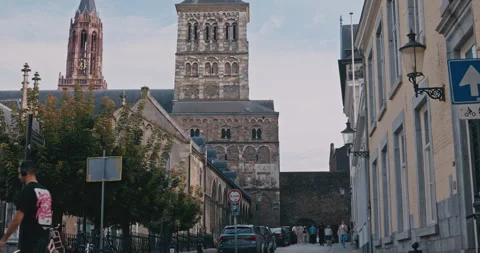 City Street 8K Stock-Footage 343773111