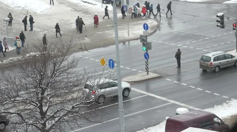 City street, an intersection, pedestrians, cars Video stock 59666409