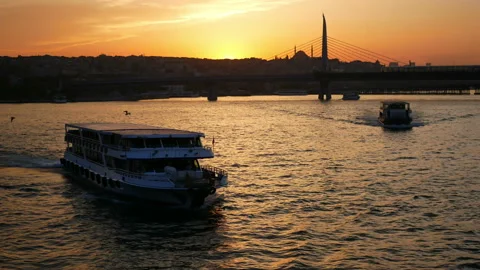 City sunset bridge ferry 스톡 동영상 90104696
