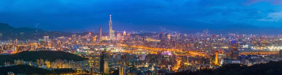City of Taipei skyline at twilight in Taiwan Stock Photos