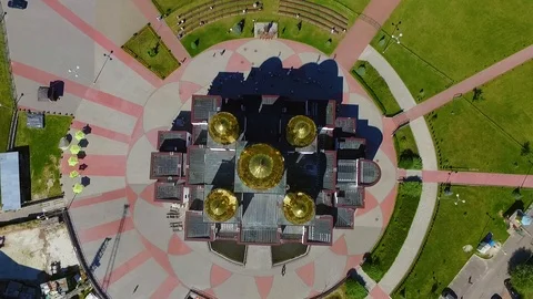 City top view. Amazing pattern. Shot from above of golden dome. Modern building 스톡 동영상 105260533