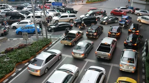 City traffic in rush hour Vídeos de archivo 119021654