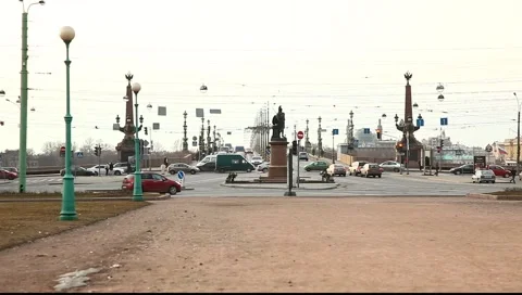 City traffic on the square Stock Footage 3980132