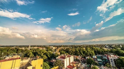 City view looking up to the sky timelapse Vídeo Stock 71108701