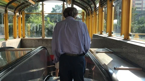 City Workers Going Down Steps To Milan Underground Tube 動画素材 92840614
