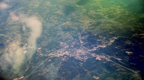 Cityscape Beyond the Clouds: Aerial Perspective Stockbeeldmateriaal 36267056