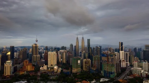 Cityscape at dawn Stock Footage 121861911