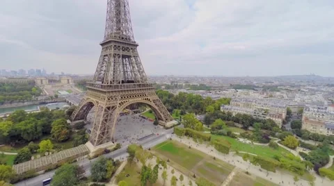 Cityscape with Eiffel Tower and park Champ de Mars at autumn Video stock 48953581