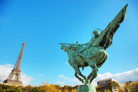 Cityscape with the Eiffel tower Cityscape with the Eiffel tower in Paris, ... Foto stock