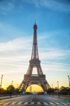 Cityscape with the Eiffel tower Cityscape with the Eiffel tower in Paris, ... Stockfoto's