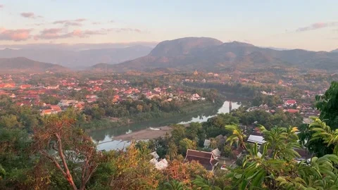 Cityscape in Luang Prabang Vídeo Stock 343277741