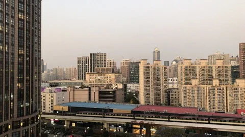 Cityscape metro line Vídeos de archivo 129705988