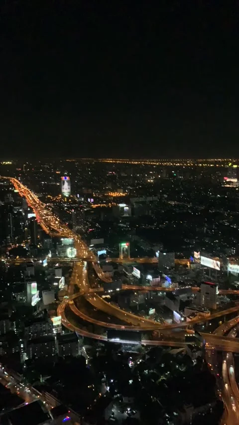 Cityscape by night in Bangkok Stockbeeldmateriaal 344744625