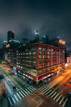Cityscape night view of an intersection on Broadway in downtown Los Angeles,  스톡 사진