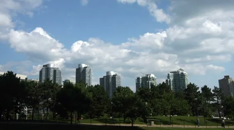 CITYSCAPE ParkTowersSky 動画素材 7733184