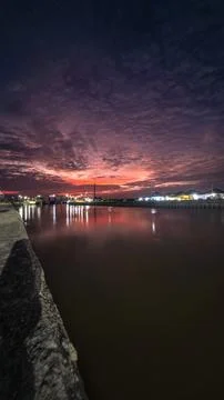 Cityscape Reflection at Sunset 스톡 사진
