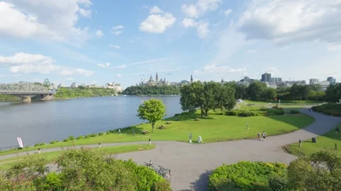 Cityscape on a sunny day Stock Footage 285693974