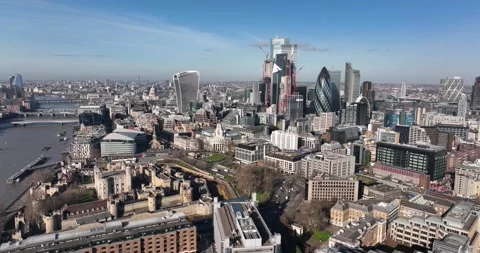 Cityscape with Thames river and group of downtown skyscrapers Video stock 170914175