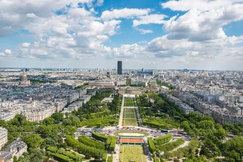 Cityscape view from the Eiffel Tower over Parc du Champ de Mars Montparnasse Fotos Stock