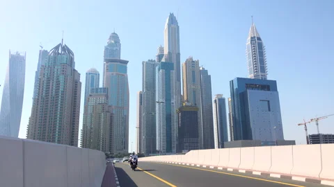 Cityscape view from the road Vídeos de archivo 86940794