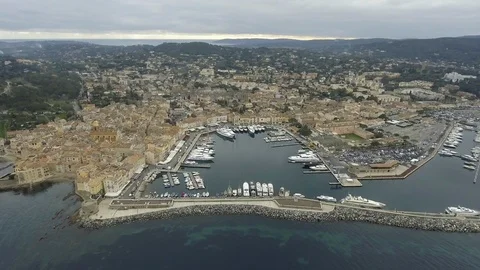 Cityscape view of small port Stock-Footage 86565587