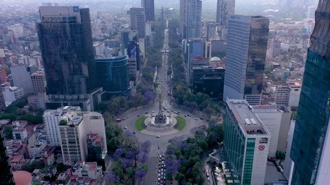 Ciudad de Mexico Edificios Paseo de la Reforma día vuelo 3 Stock Footage 106175430