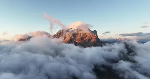 Civetta above the clouds Video stock 275327585