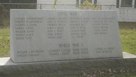 Civil War and World War I memorial in Waterford, NY 스톡 동영상 165994034
