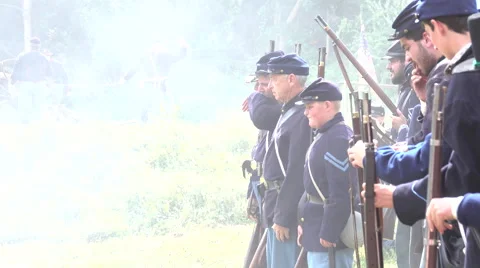 Civil War soldiers on the front lines | Stock Video | Pond5