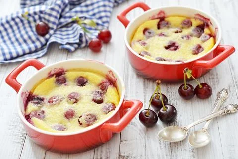Clafoutis with cherries Foto stock