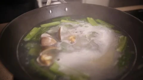 Clam and bitter gourd soup (4) Stock Footage 202234853