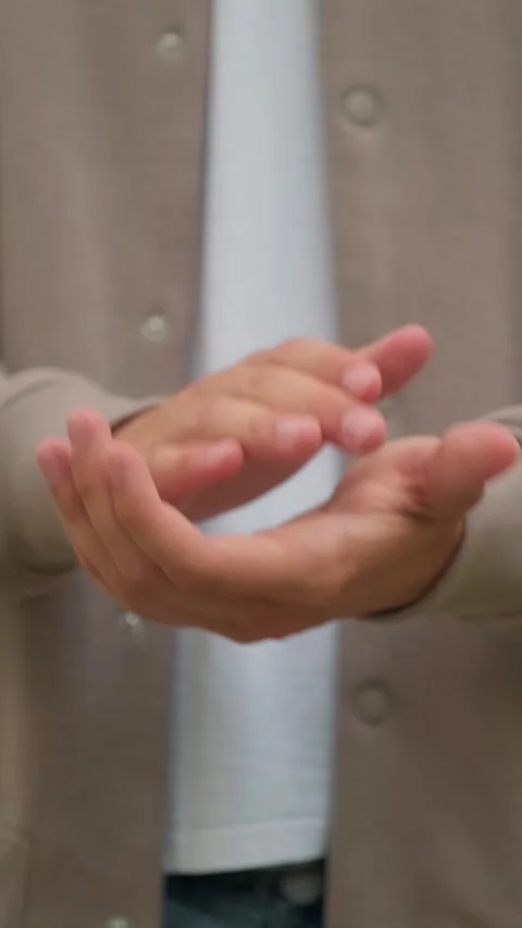 Clapping hands.  Applause in slow motion. Hands clapping to show appreciati.. Vídeo Stock 339556831