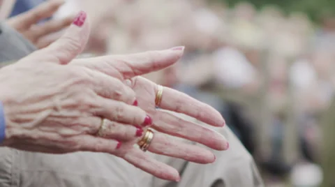 Clapping hands Vídeos de archivo 32740574