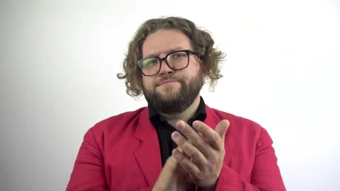 Clapping sarcastically. Young bearded man applauding. Stock-Footage 137886312
